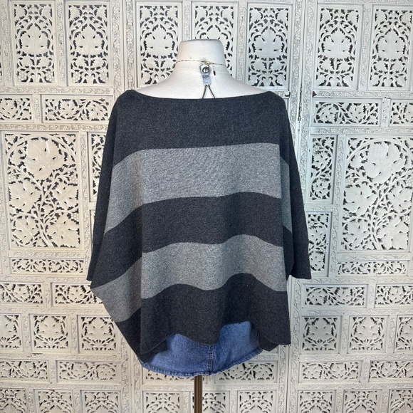 Vince 100% Cashmere Gray Striped Colorblock Short Sleeve Bat Wing Sweater Sz M/L - Picture 5 of 9